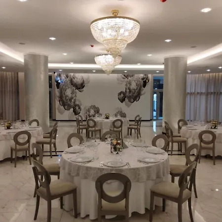 Univers 4* Cluj-Napoca