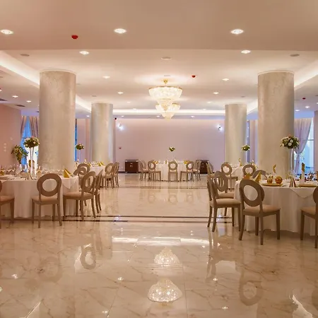 Univers Szálloda 4*