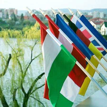 Univers 4* Cluj-Napoca