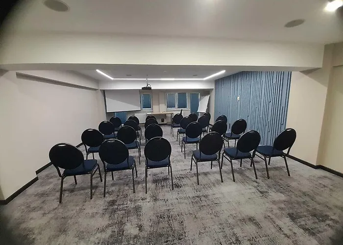 Ξενοδοχείο Univers 4*