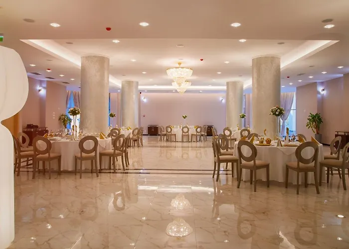 Univers Ξενοδοχείο 4*